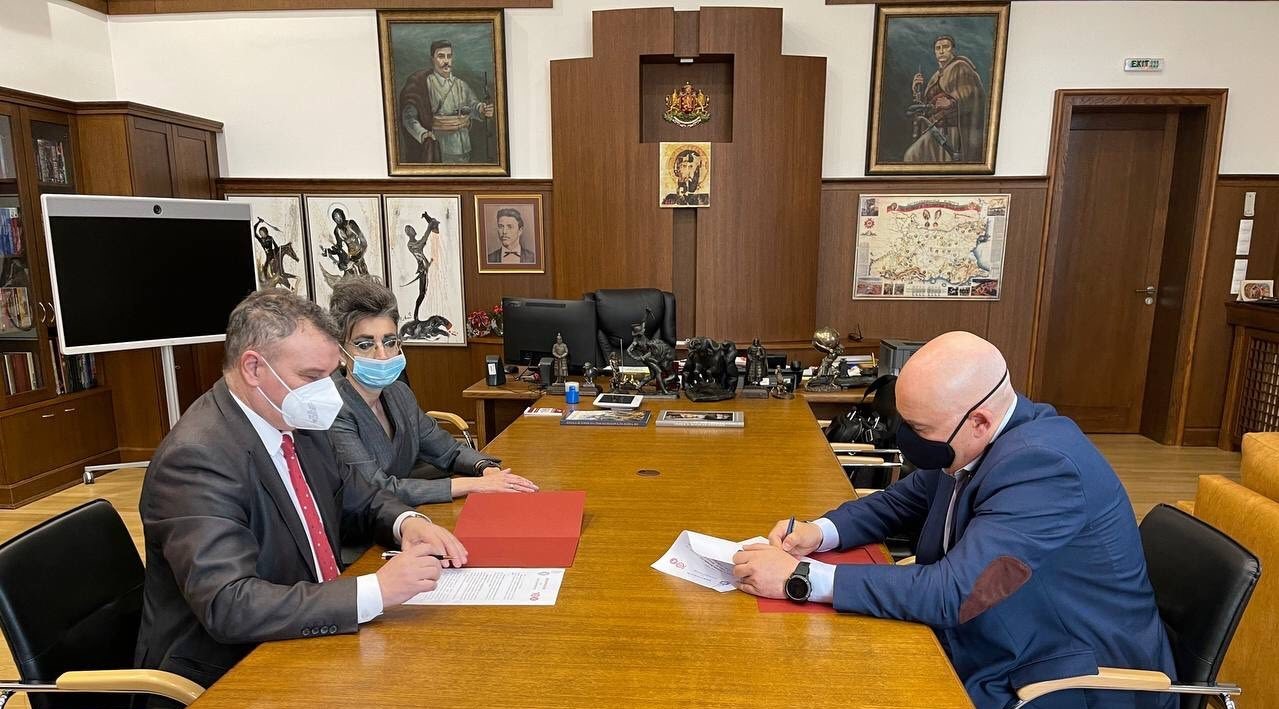Главният прокурор и ректорът на УНСС подписаха Меморандум за сътрудничество